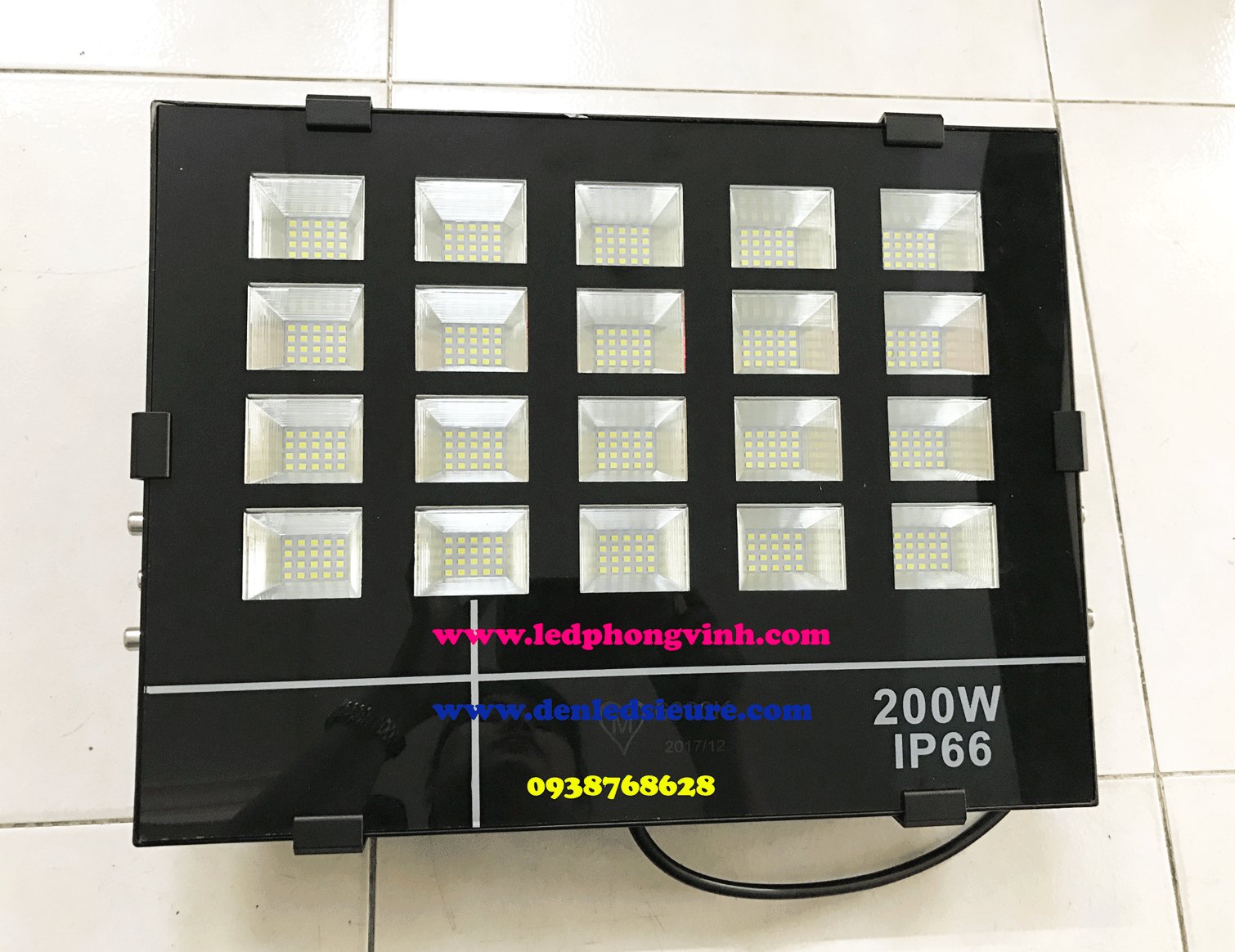 Đèn pha led 200W dạng khung cửa sổ